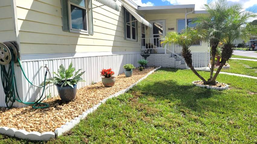 84 Emerald Dr. East a Dundee, FL Mobile or Manufactured Home for Sale